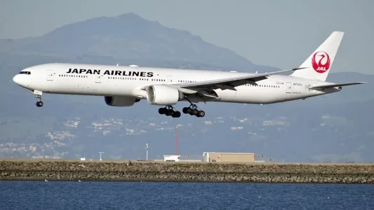 Japan Airlines B777